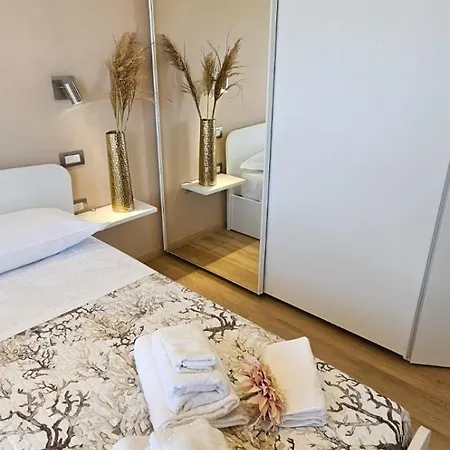 Happy Holiday Apartament Apartment *